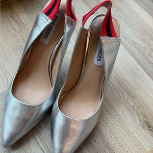 Steve Madden Silver Pointed Slingback Pumps with Red-Black Elastic Strap